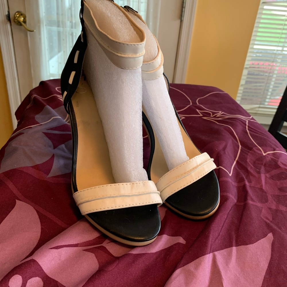 Black - White leather